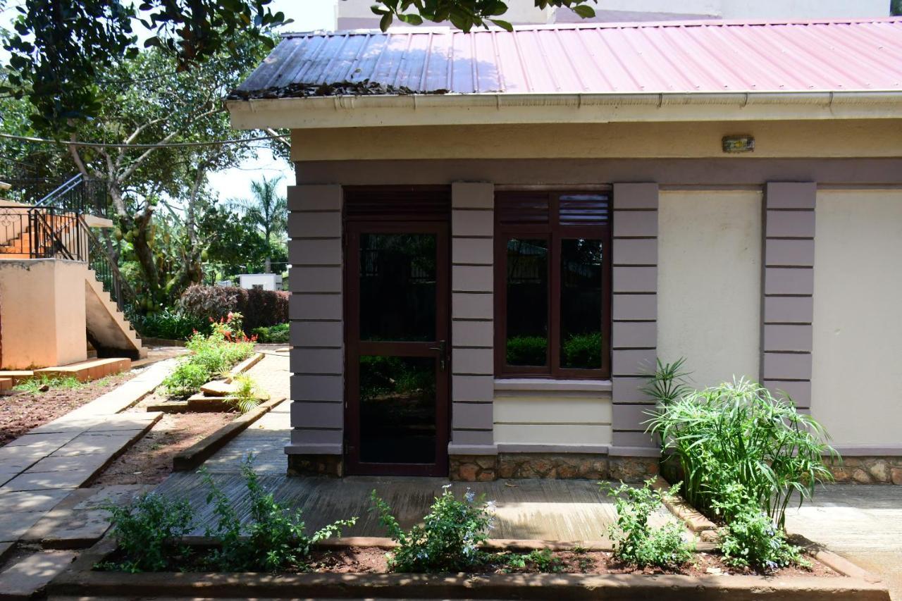Golden Cherries Guest House Jinja Luaran gambar