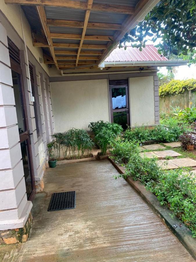 Golden Cherries Guest House Jinja Luaran gambar